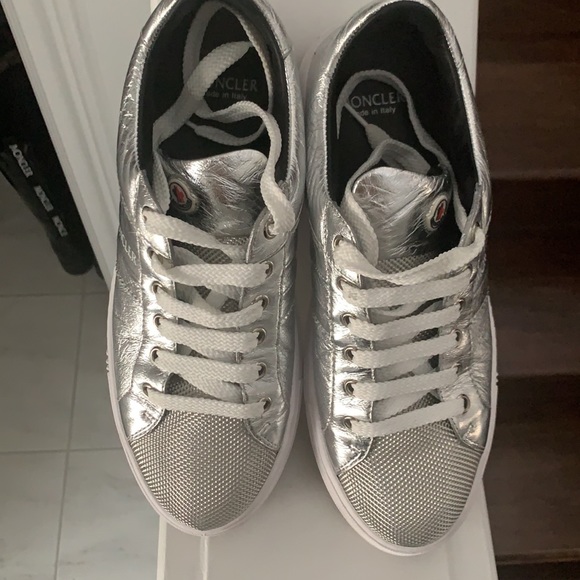 Moncler Ariel silver sneakers - Picture 10 of 11